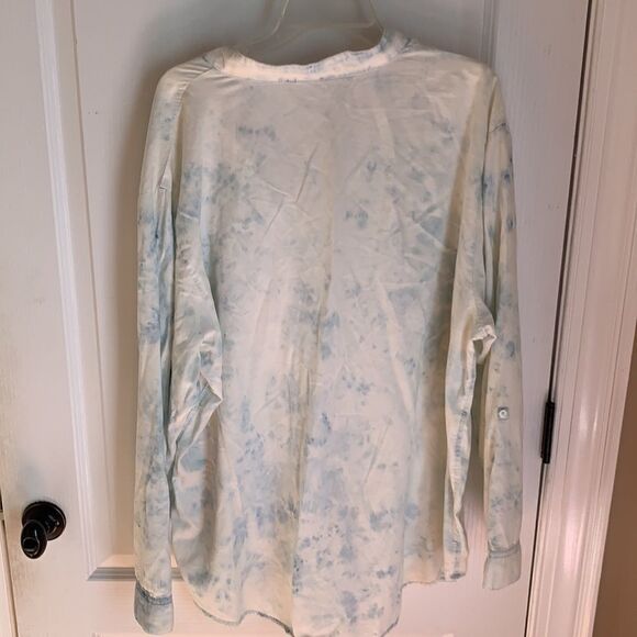 Bandolino acid wash button down jean top - Picture 6 of 6